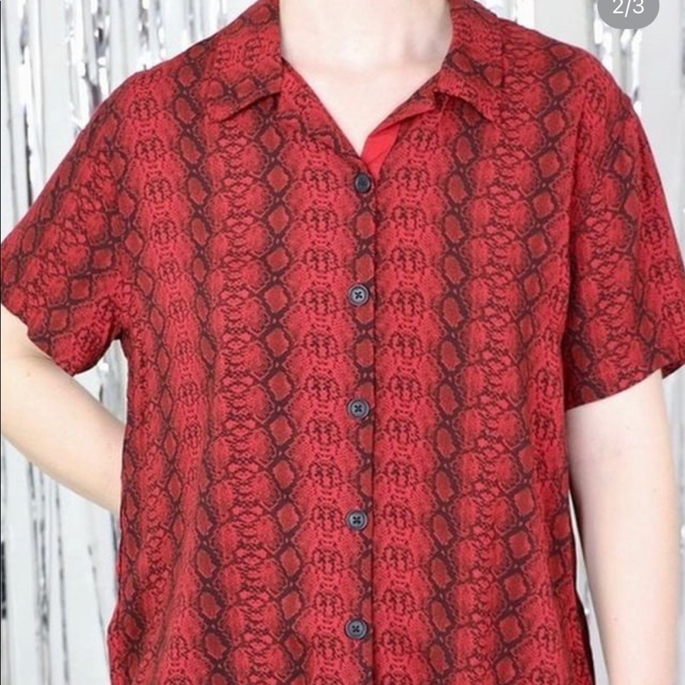 Urban Outfitters red snake print short sleeve button down shirt • XSP